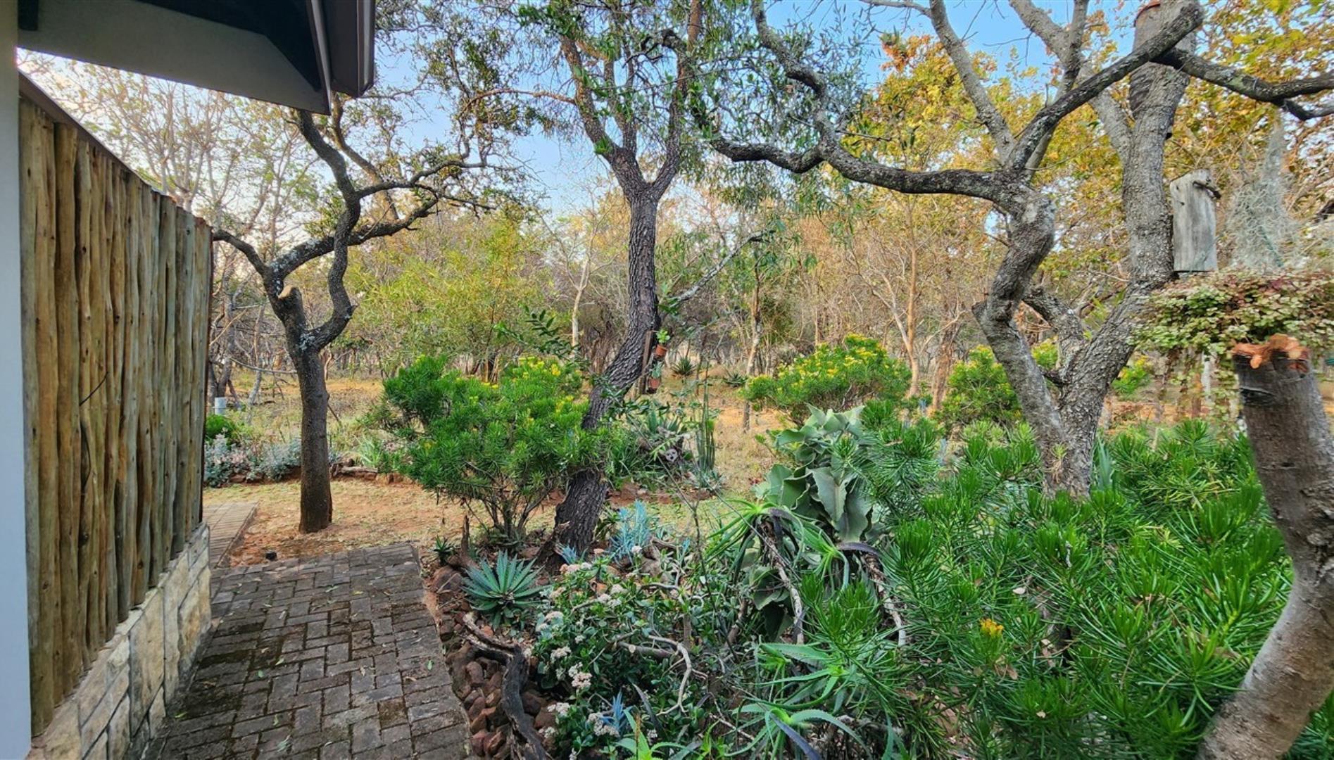 766620_Garden_-_Green_belt.jpg