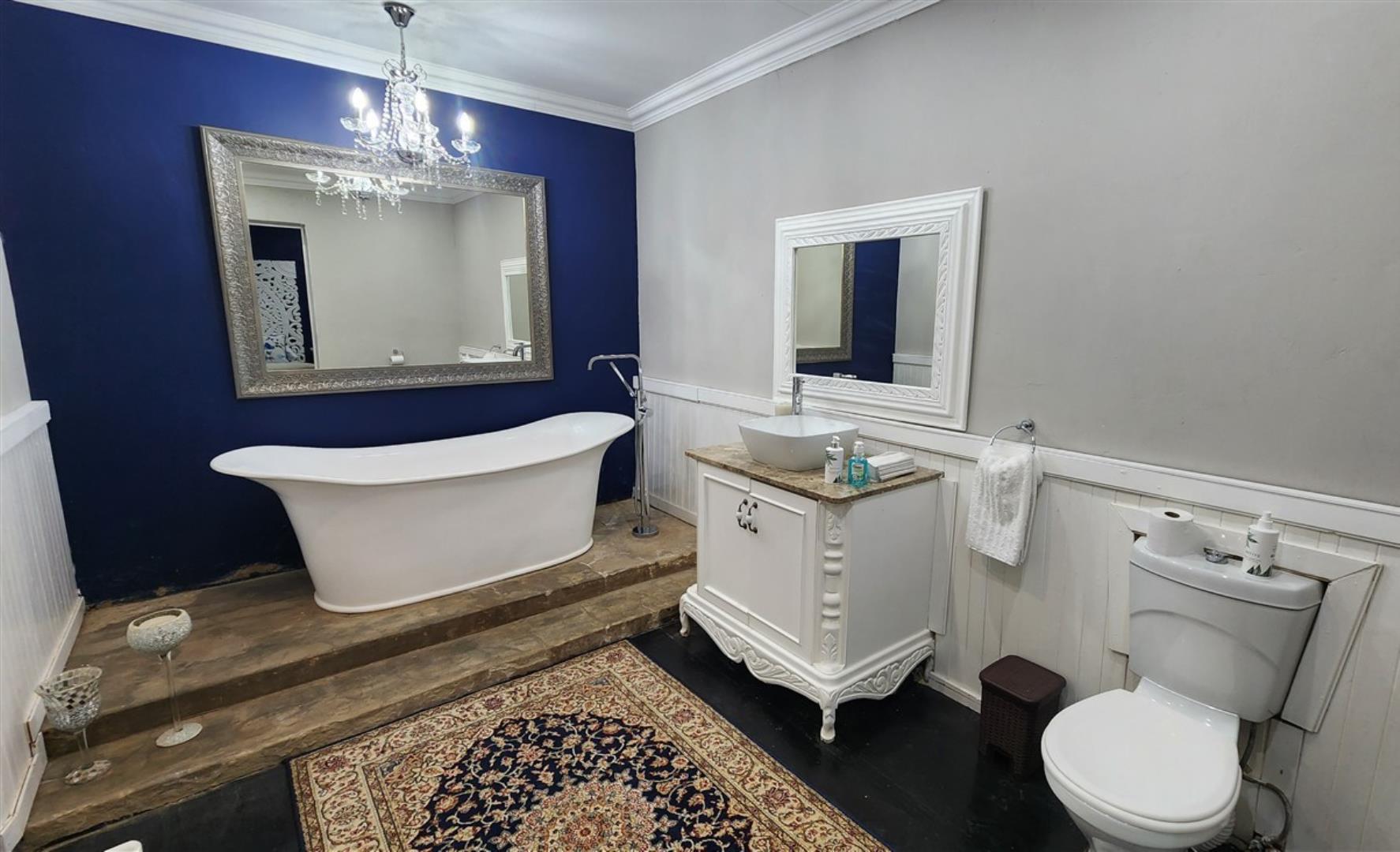 769162_Honeymoon_Suite_Bathroom_1a.jpg